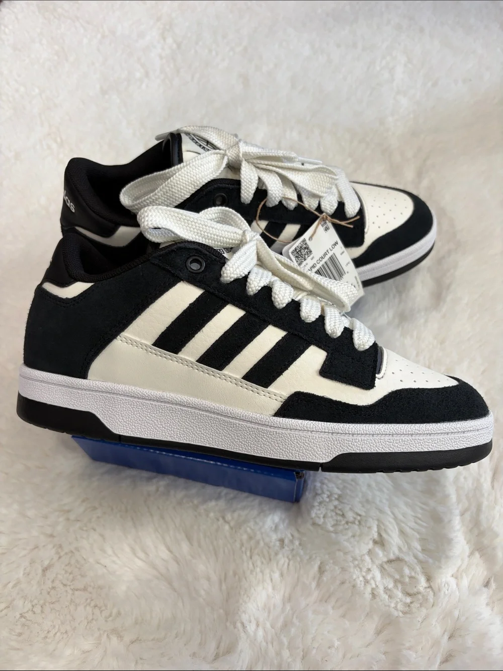 adidas low top